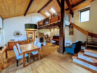 Maison - 224 m² - 7 pièces