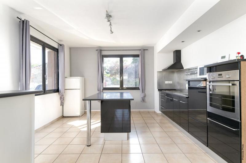 Immeuble - 200 m² - 4 pièces