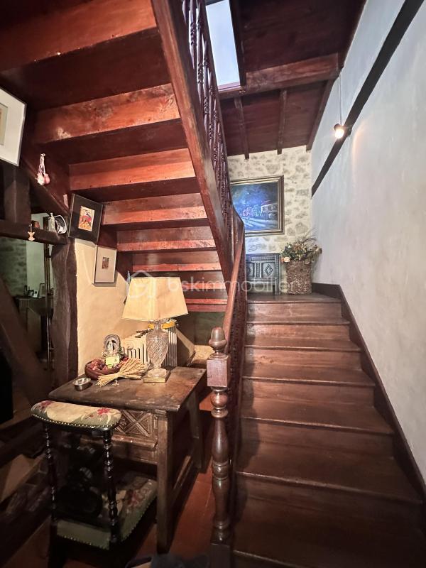 Propriété - 398 m² - 13 pièces