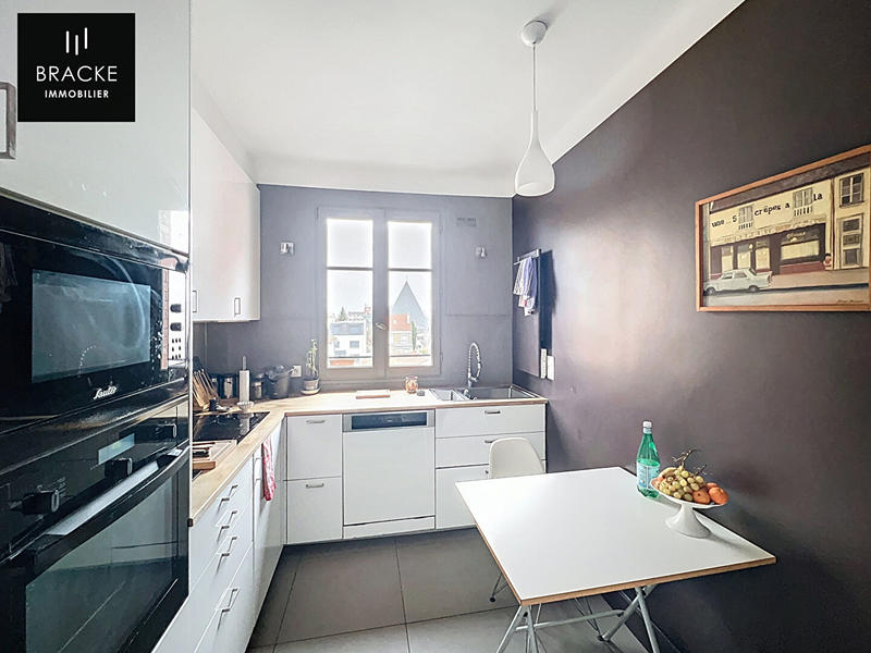 Appartement - 98 m² - 7 pièces