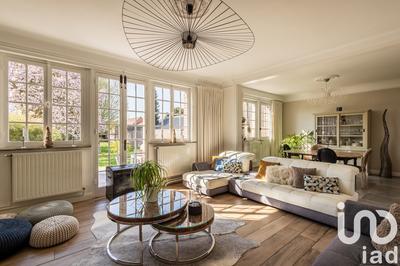 Maison - 260 m² - 9 pièces