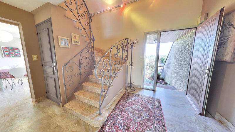 Maison - 178 m² - 9 pièces