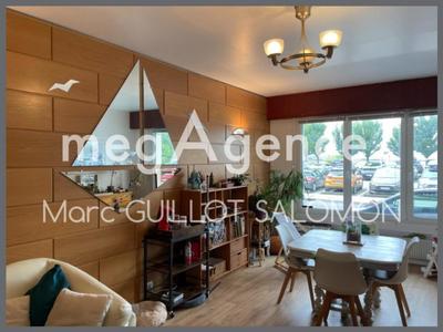 Appartement - 92 m² - 4 pièces