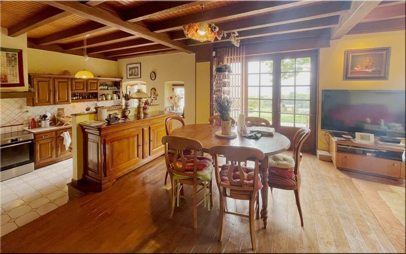 Corps de ferme - 161 m² - 8 pièces