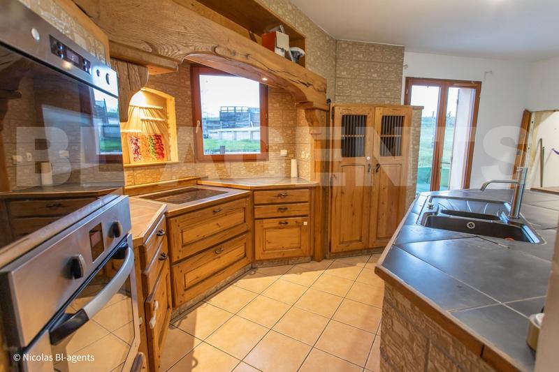 Pavillon - 130 m² - 6 pièces