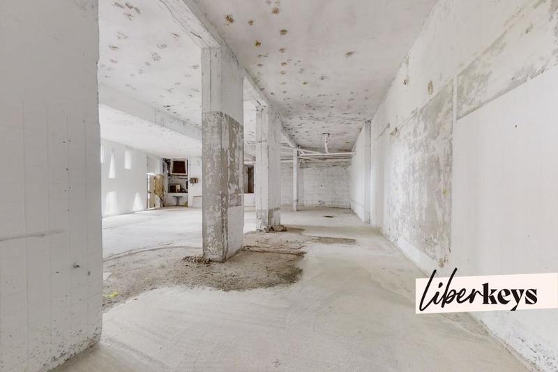 Maison - 232 m² - 1 pièce