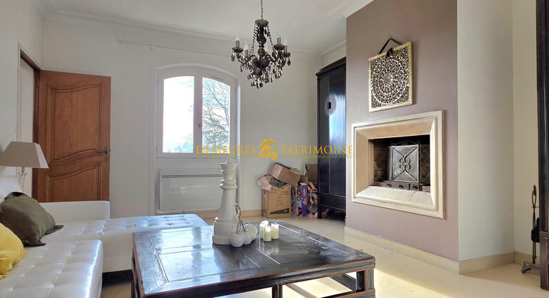 Maison - 246 m² - 6 pièces