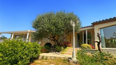 Maison - 184 m² - 6 pièces