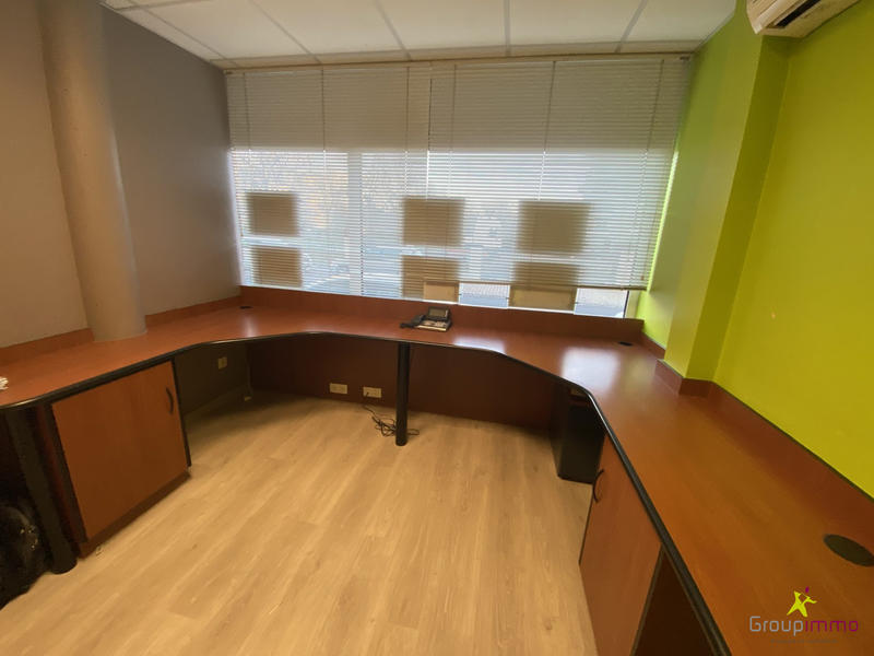 Local commercial - 100 m² - 5 pièces