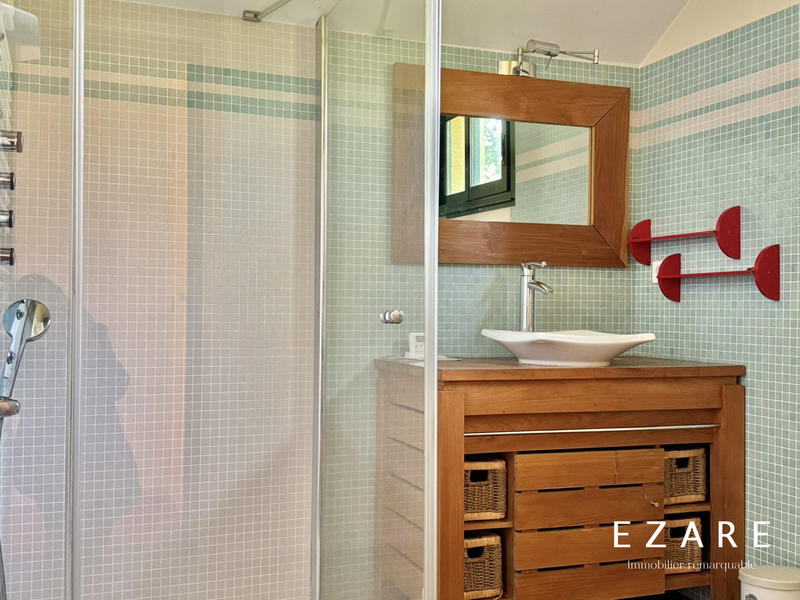 Maison - 256 m² - 8 pièces