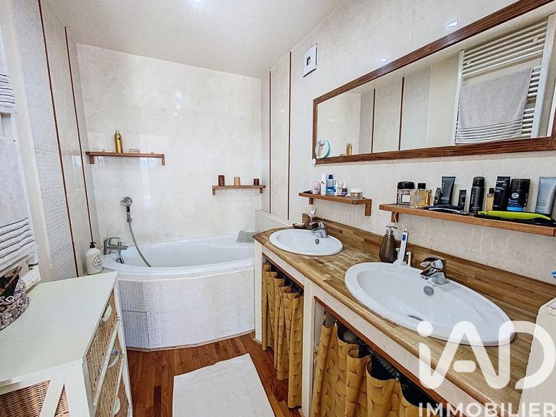 Appartement - 102 m² - 5 pièces