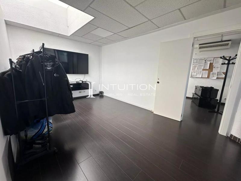 Local commercial - 78 m² - 4 pièces