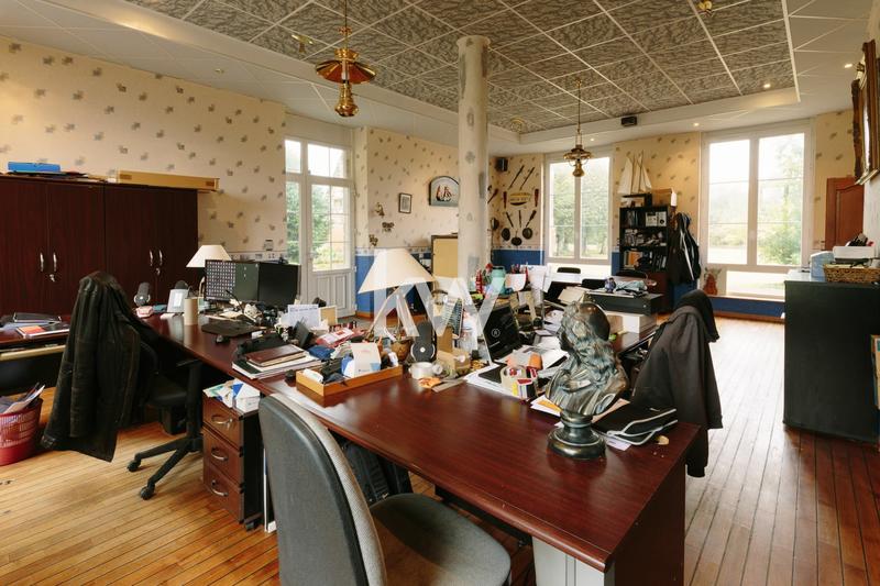 Château - 603 m² - 15 pièces