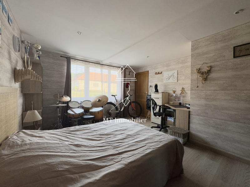 Maison - 215 m² - 9 pièces