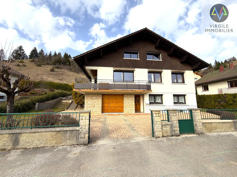 Maison - 161 m² - 8 pièces