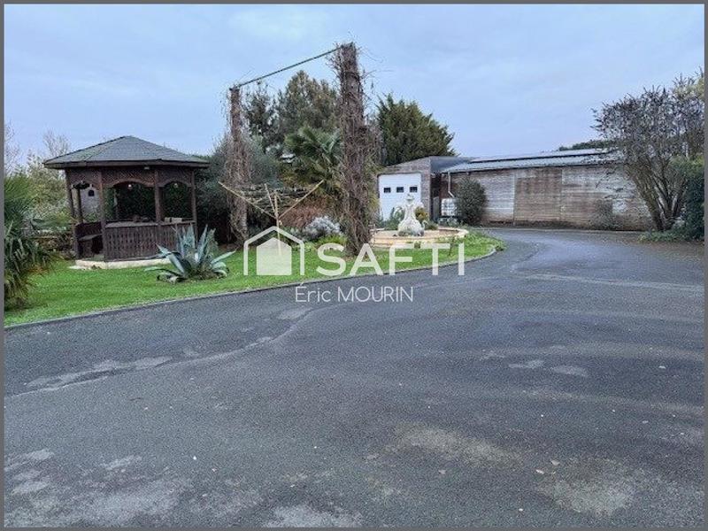 Maison - 265 m² - 10 pièces