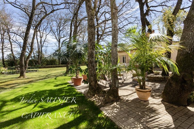 Maison - 182 m² - 7 pièces