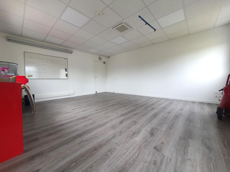 Bureau - 84 m²