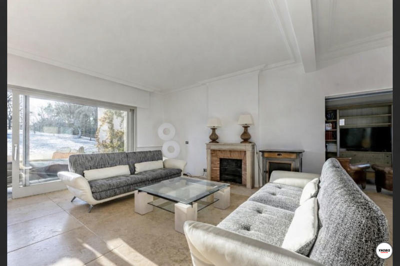 Maison - 212 m² - 7 pièces