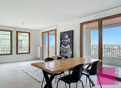 Appartement - 77 m² - 3 pièces