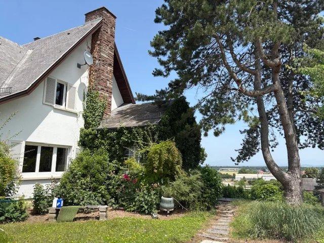 Maison - 310 m² - 6 pièces