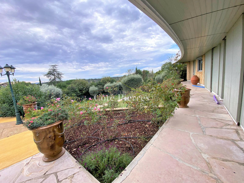 Villa - 200 m² - 6 pièces