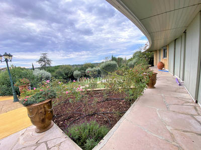 Villa - 200 m² - 6 pièces