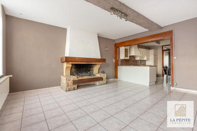 Maison - 240 m² - 8 pièces