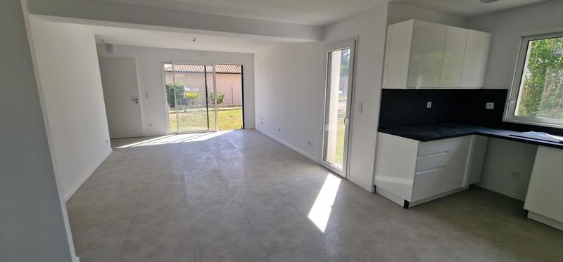 Maison - 99 m² - 5 pièces