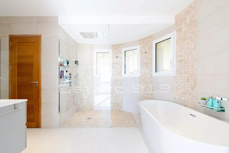 Villa - 400 m² - 8 pièces