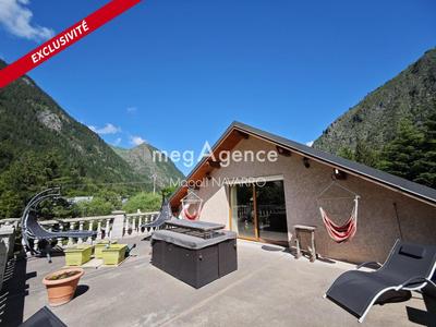 Maison - 247 m² - 7 pièces