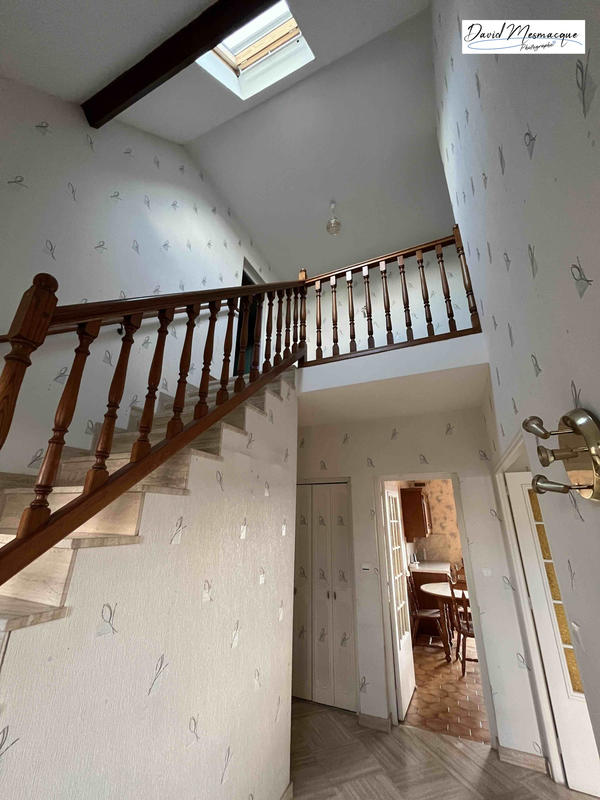 Maison - 207 m² - 9 pièces