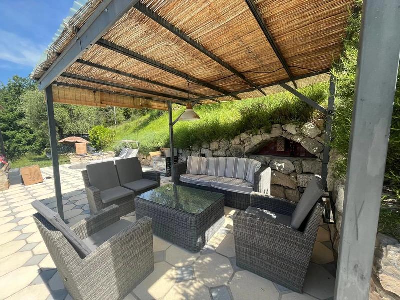 Villa - 235 m² - 6 pièces
