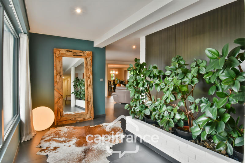 Maison - 428 m² - 11 pièces