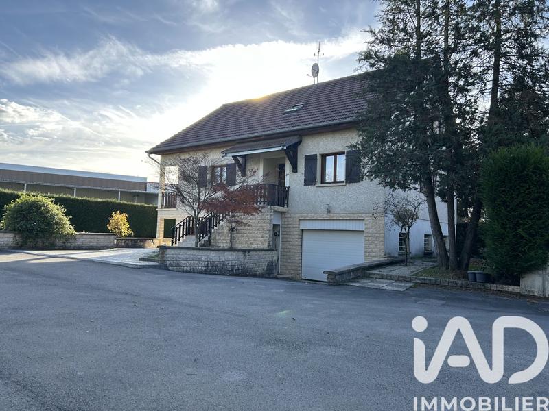 Maison - 243 m² - 7 pièces