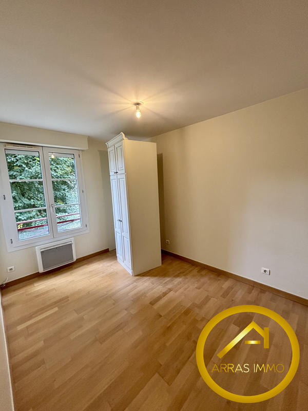 Appartement - 90 m² - 3 pièces