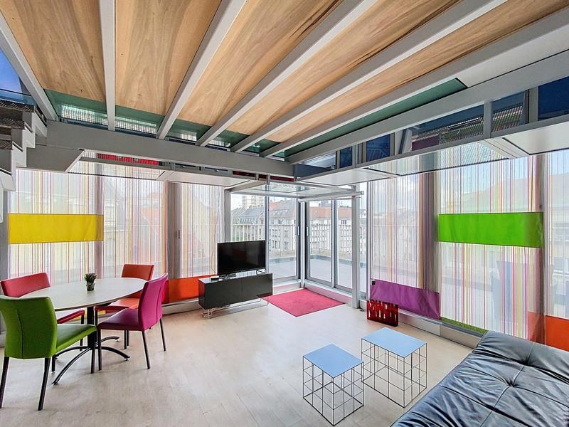 Loft - 97 m² - 6 pièces