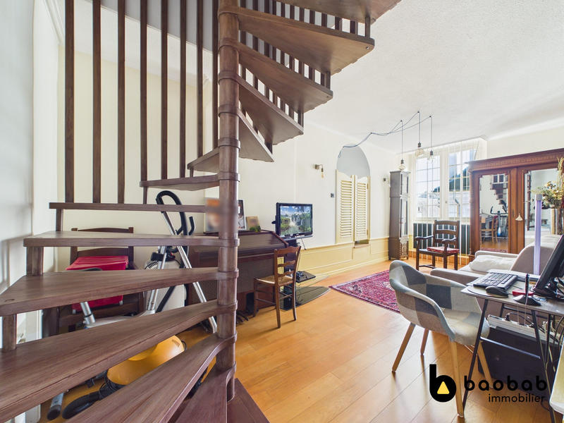 Appartement - 172 m² - 5 pièces