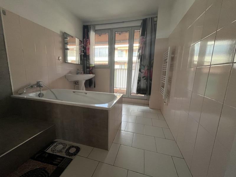 Appartement - 105 m² - 4 pièces