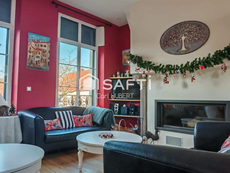 Maison - 303 m² - 16 pièces