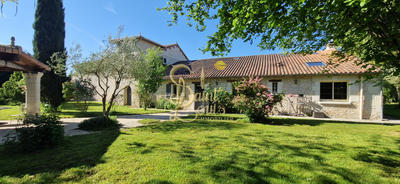 Maison - 265 m² - 8 pièces