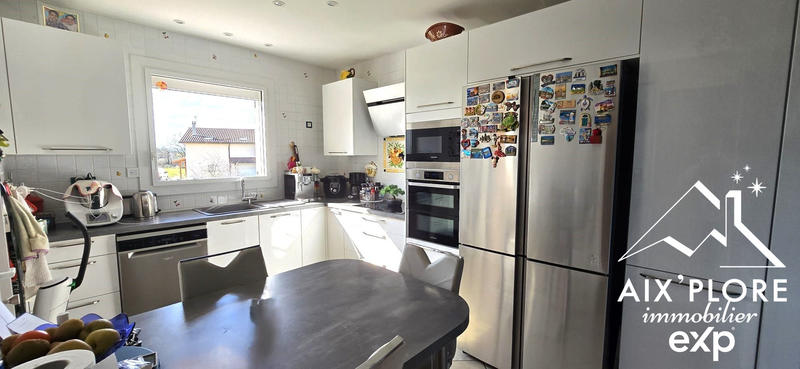 Maison - 228 m² - 7 pièces