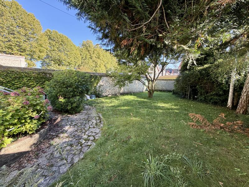 Maison - 201 m² - 7 pièces