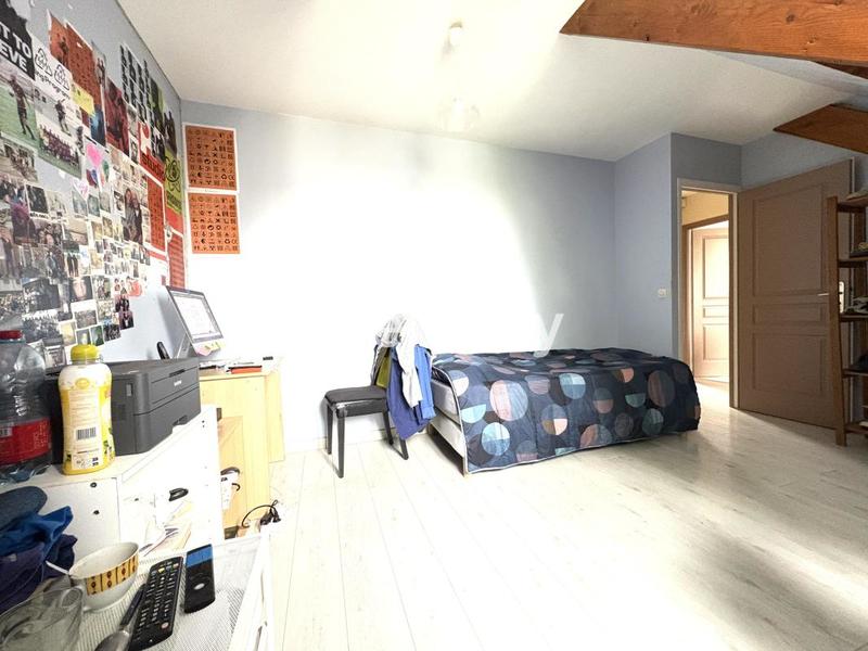 Maison - 90 m² - 5 pièces