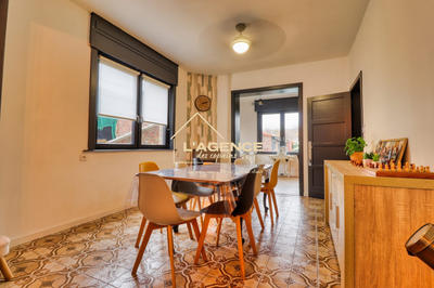 Maison - 147 m² - 9 pièces