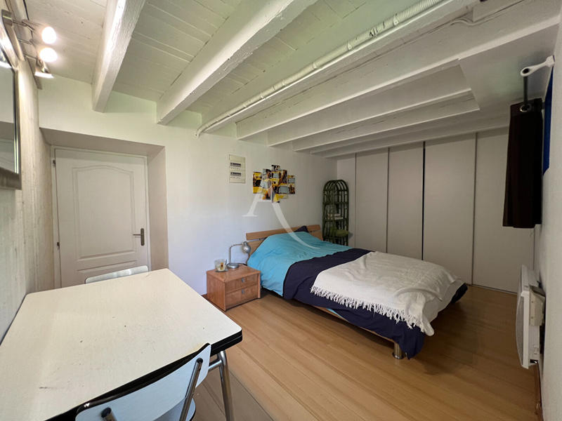 Maison - 207 m² - 7 pièces