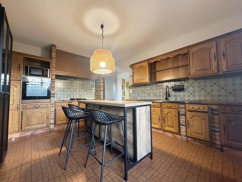 Maison - 163 m² - 6 pièces