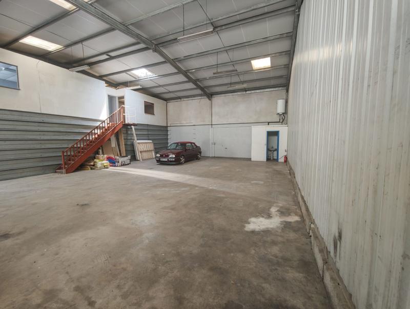 Local d'activités - 220 m²