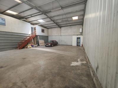 Local d'activités - 220 m²