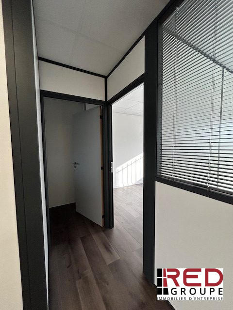 Bureau - 124 m² - 7 pièces